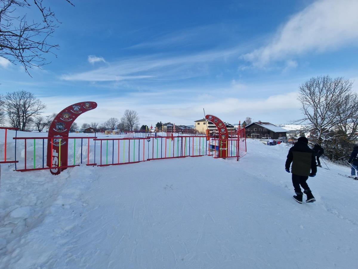 Place Royale Pour 10 A 12 Personnes A 30 Met Des Pistes De Ski Et Vtt Métabief Eksteriør bilde